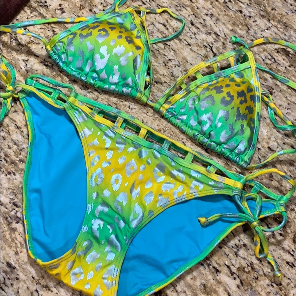 Victoria ‘s Secret bikini set